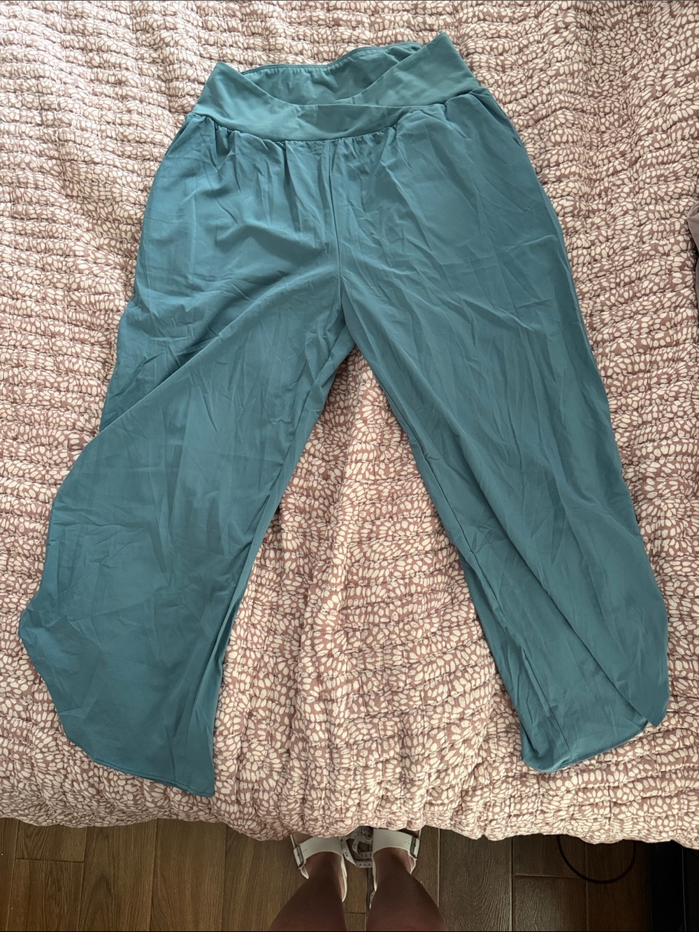 NWOT HALARA Breezeful High Waisted Crossover Resort Pants in Stone Blue